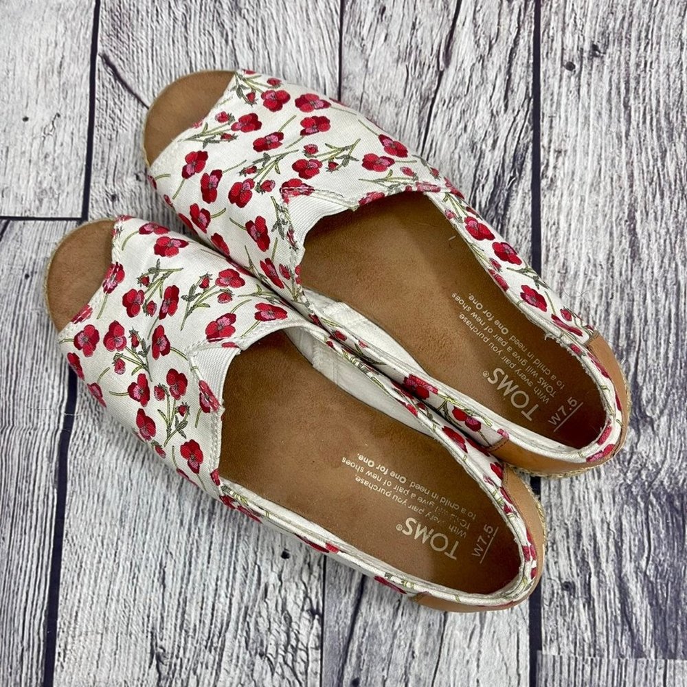 TOMS Espadrilles Red Pansy Floral Print Women's Size 7.5 Slip On Open Toe Sandal - Picture 10 of 12